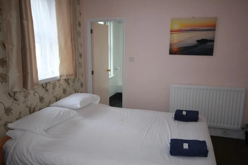 Dolphins Hotel Bournemouth Bed & Breakfast